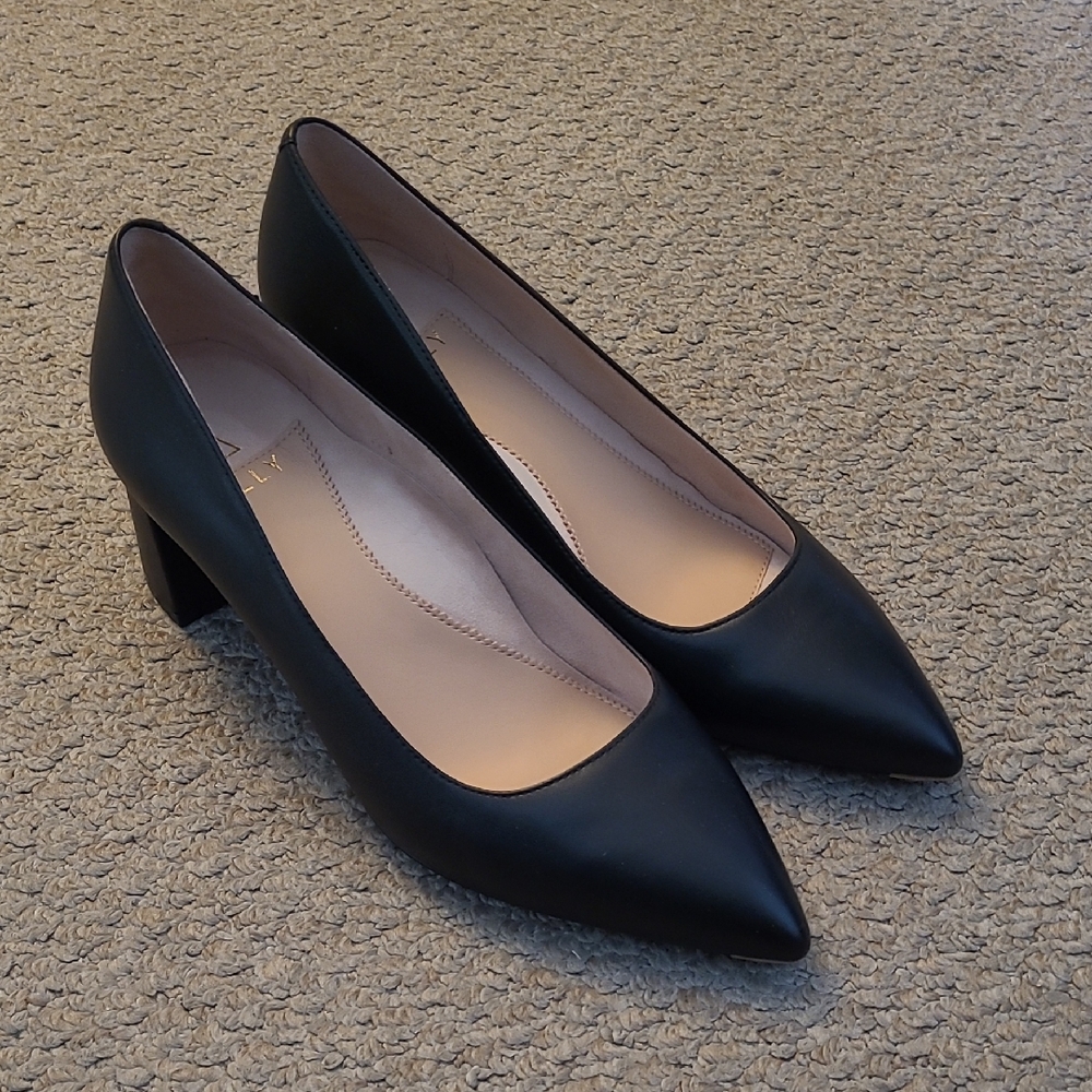Ally Lower Block Heel Black Leather in Women's Size 12 Wide (Eu Size 45 Wide)